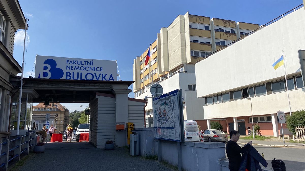 Zájem médií nutí nemocnice jednat rychle, říká právník k záměně na Bulovce
